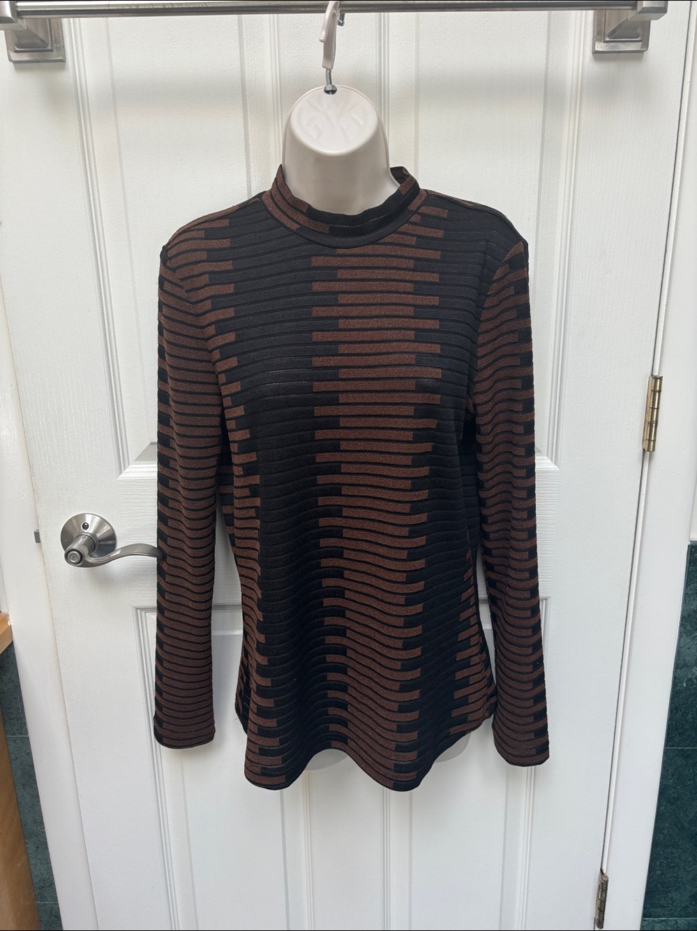 Vintage Carré Noir long sleeve top